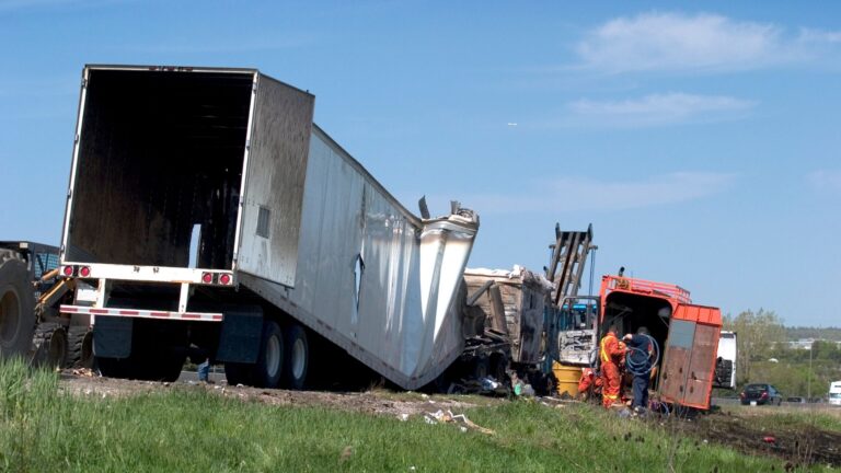 Leander Truck Accident Attorneys img